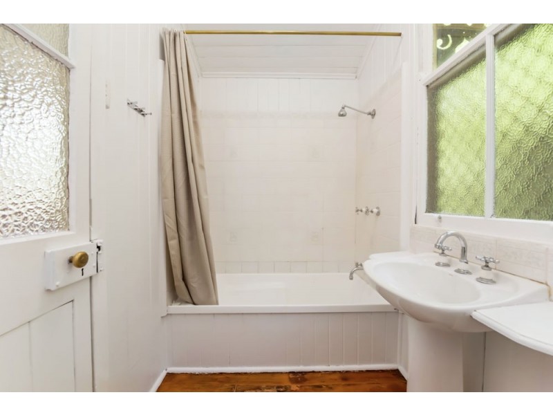 11 Atkinson Street, South Toowoomba QLD 4350