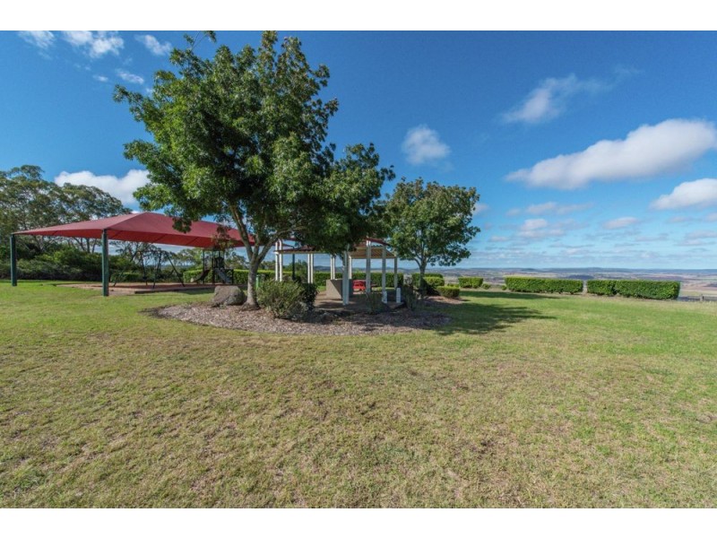 38 Panoramic Drive, Preston QLD 4352