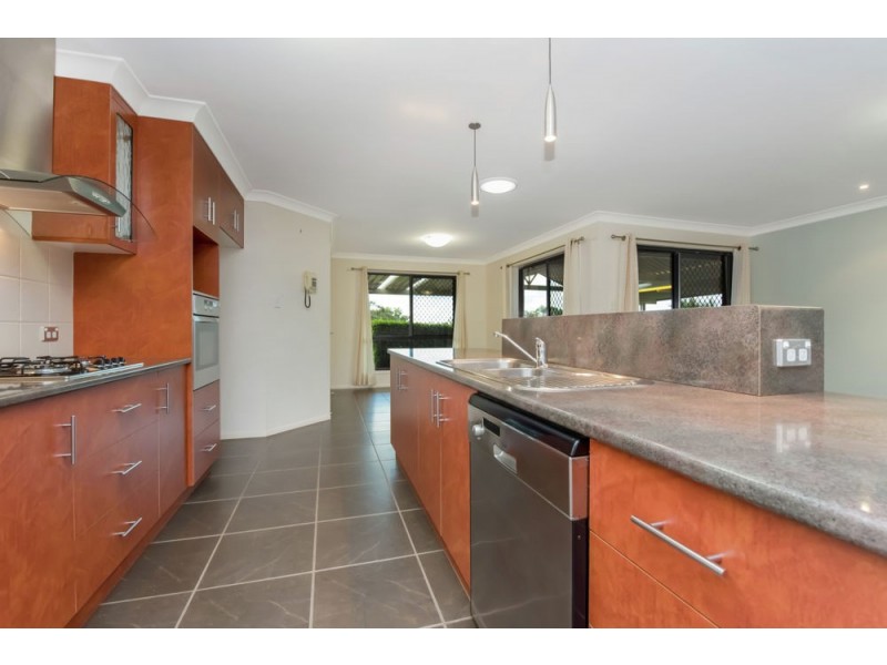 4 Holly Avenue, Highfields QLD 4352