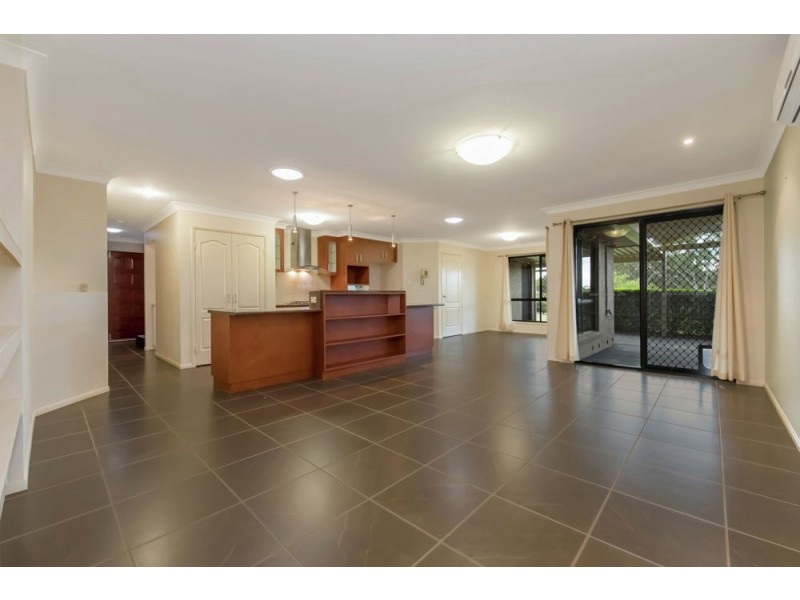 4 Holly Avenue, Highfields QLD 4352