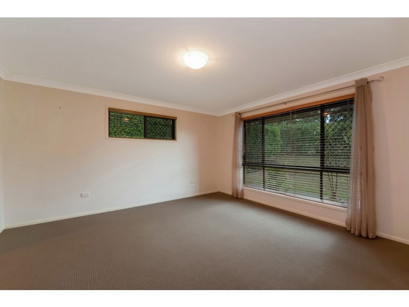 4 Holly Avenue, Highfields QLD 4352