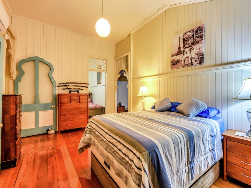 36 Crescent Road, Hamilton QLD 4007