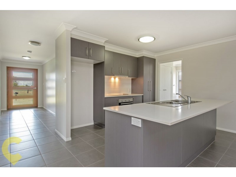 7 McIntosh Street, Westbrook QLD 4350