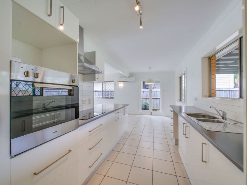 15 Creek Avenue, Ashgrove QLD 4060