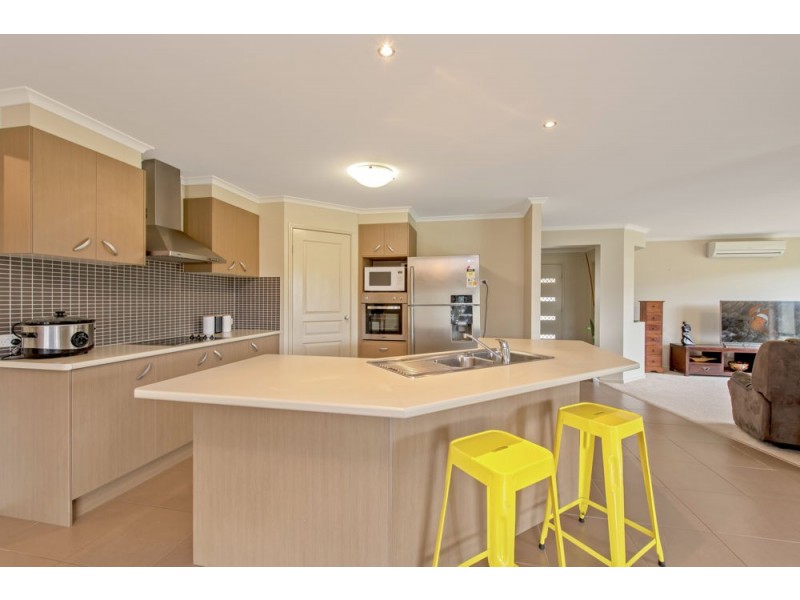 11 Tea Tree Court, Gowrie Junction QLD 4352
