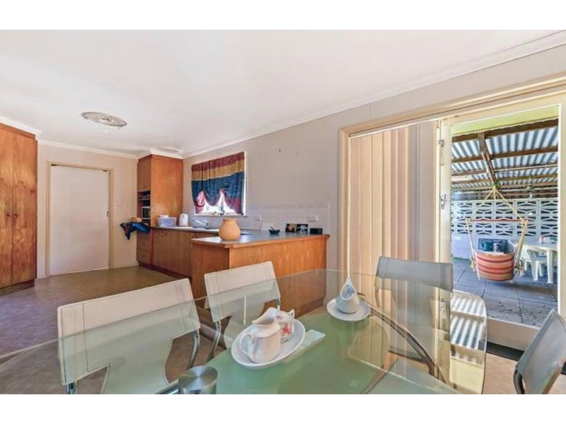 1 Beck Street, Mount Lofty QLD 4350
