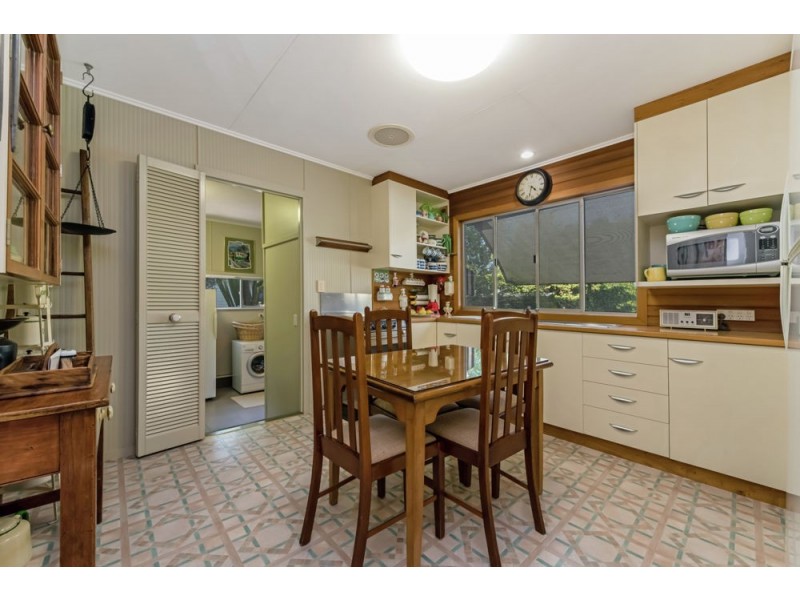 10C Esmond Street, Rockville QLD 4350