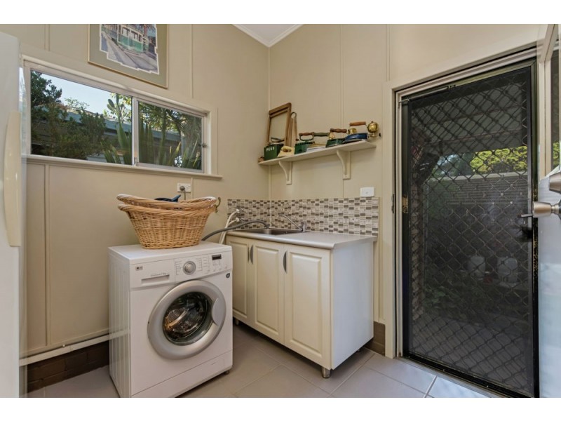 10C Esmond Street, Rockville QLD 4350