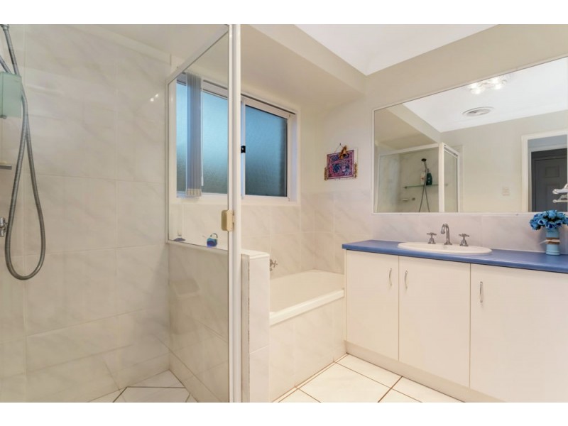 304 Hursley Road, Glenvale QLD 4350