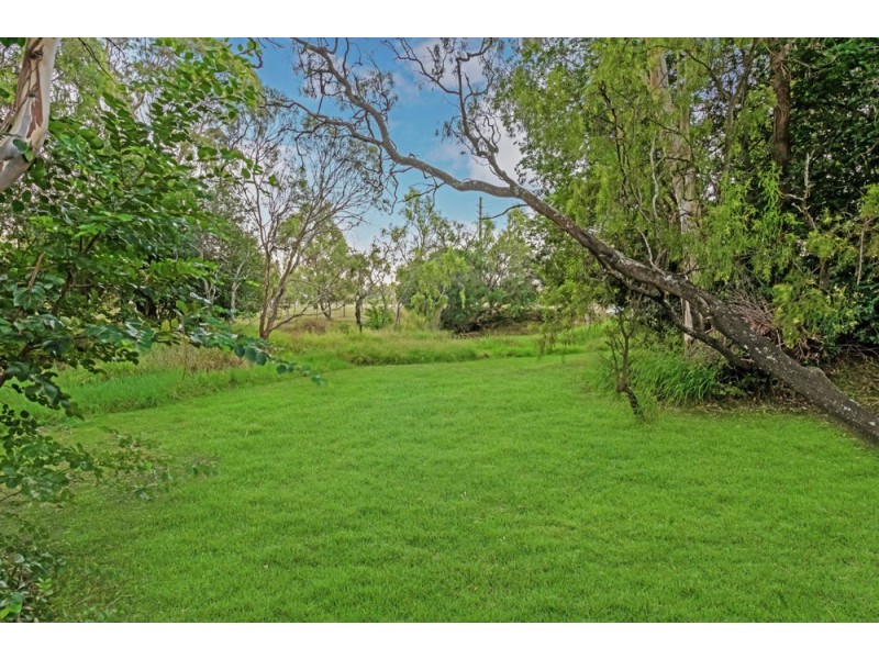 304 Hursley Road, Glenvale QLD 4350