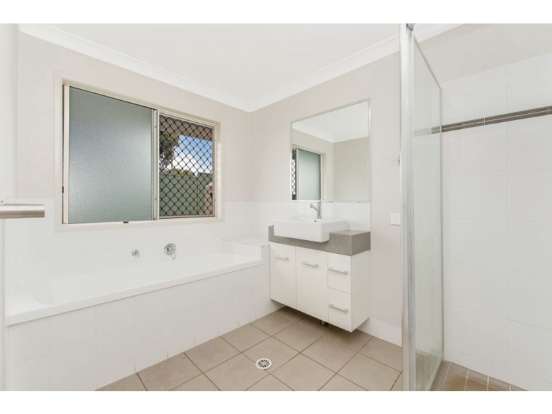 2 Willowburn Drive, Rockville QLD 4350