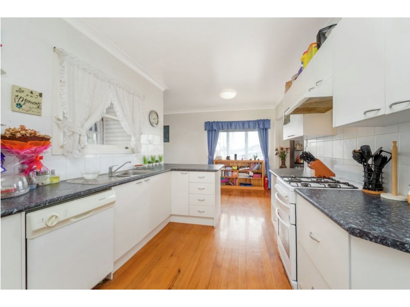 4 Beta Street, Stafford Heights QLD 4053