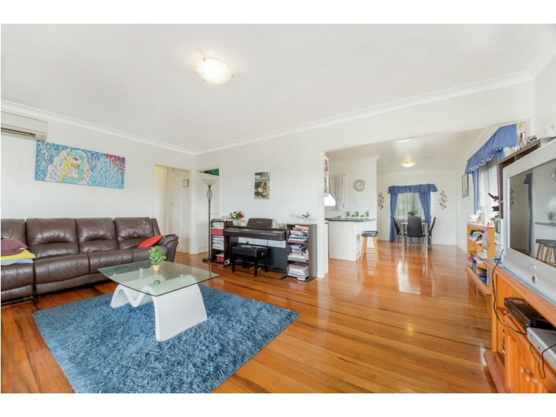 4 Beta Street, Stafford Heights QLD 4053