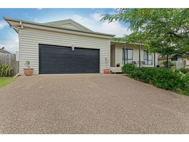 8 Carly Drive, Helidon QLD 4344