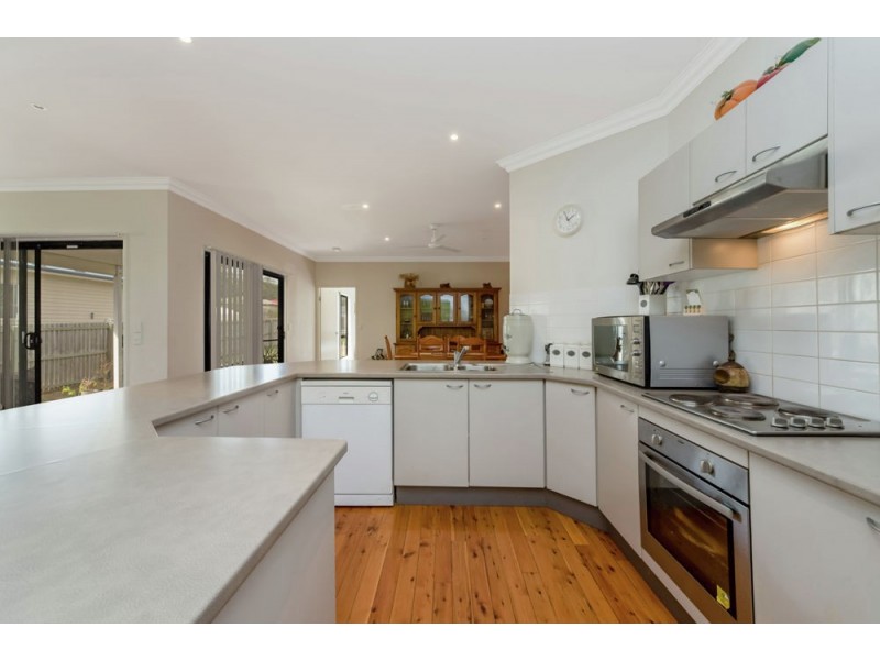 8 Carly Drive, Helidon QLD 4344