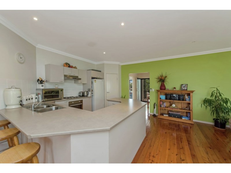 8 Carly Drive, Helidon QLD 4344