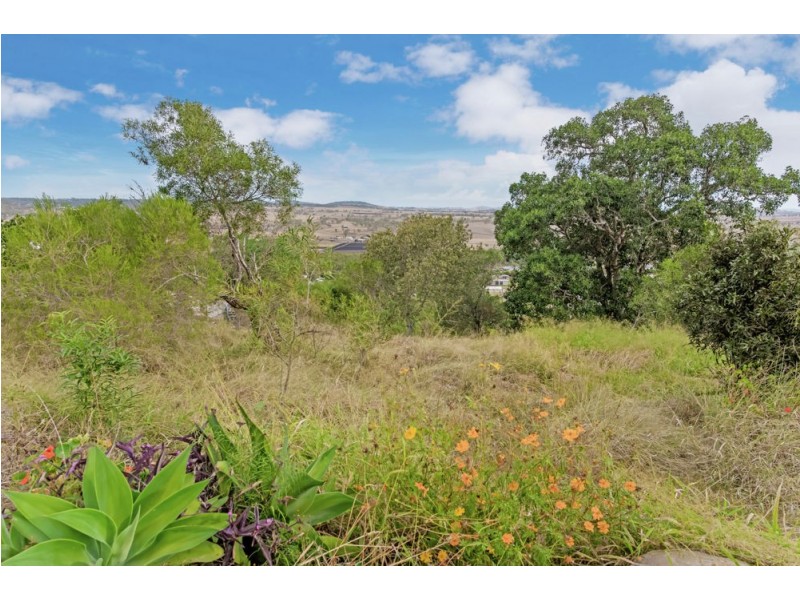 17 Koala Drive, Gowrie Junction QLD 4352