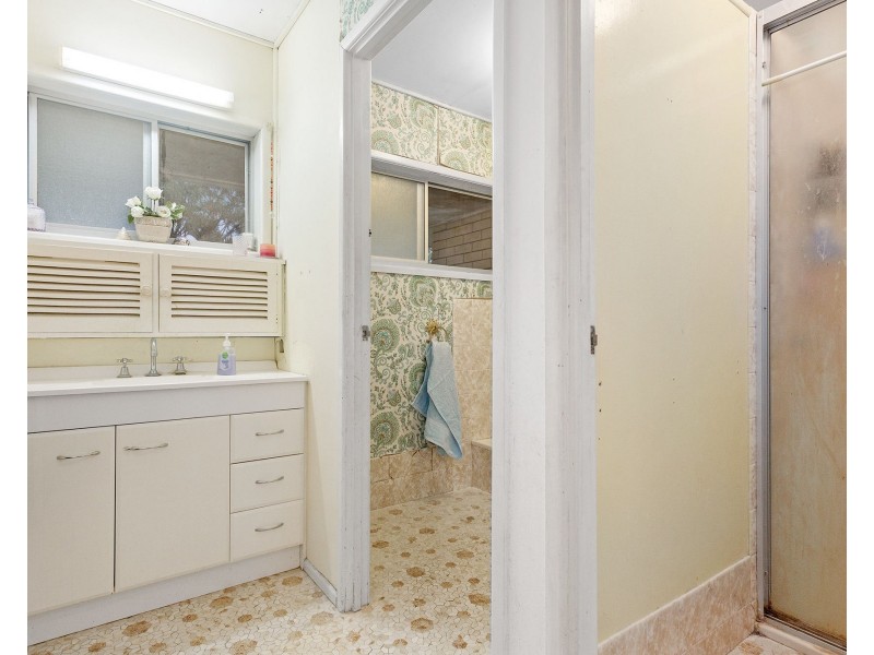 28 Chaplin Street, Stafford Heights QLD 4053