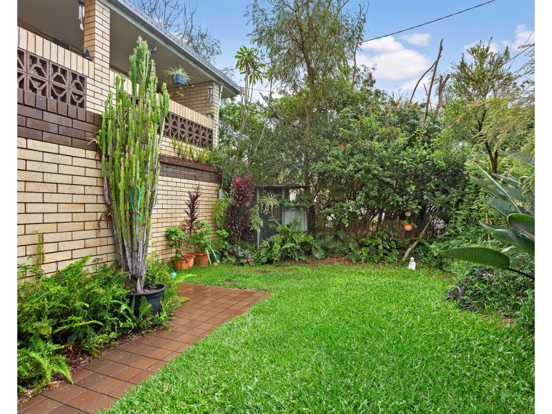 28 Chaplin Street, Stafford Heights QLD 4053