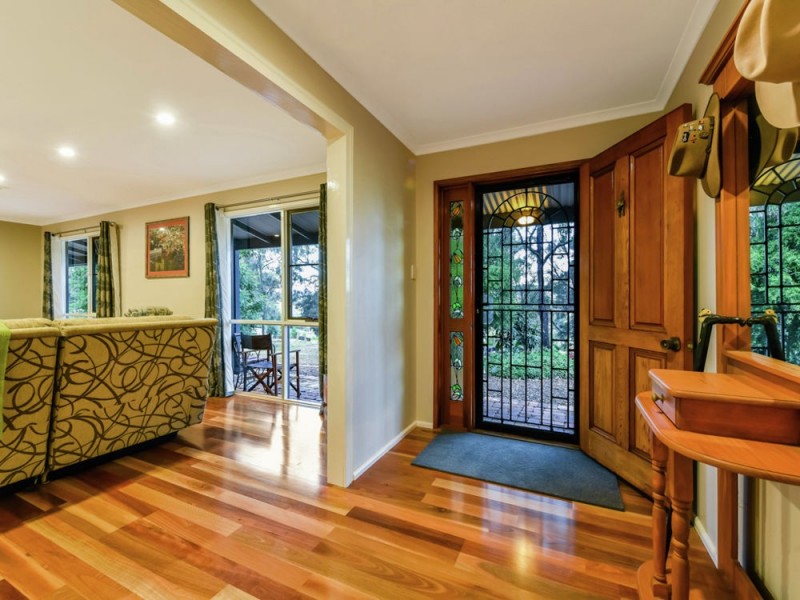 2 Barley Court, Meringandan West QLD 4352