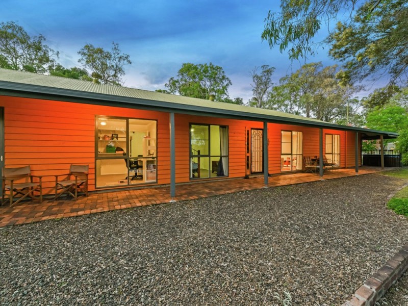 2 Barley Court, Meringandan West QLD 4352