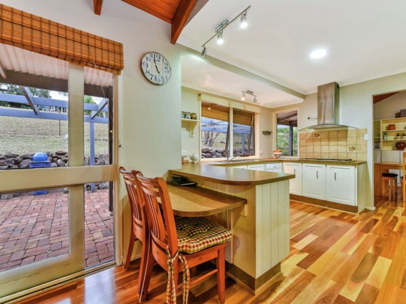 2 Barley Court, Meringandan West QLD 4352