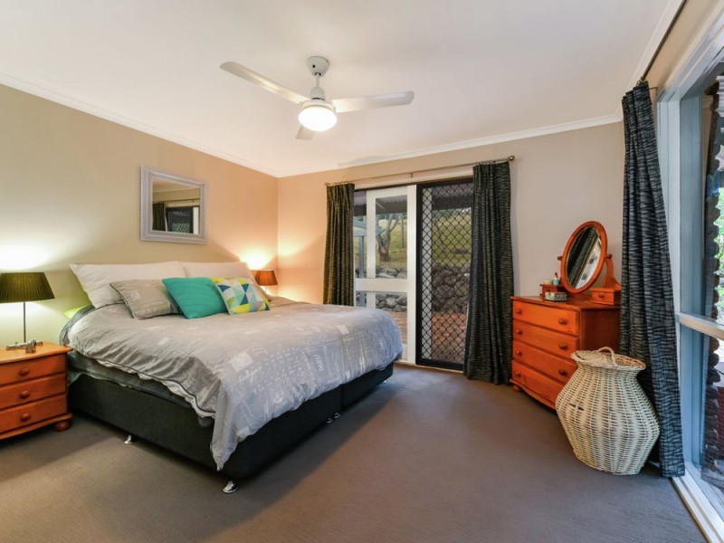 2 Barley Court, Meringandan West QLD 4352