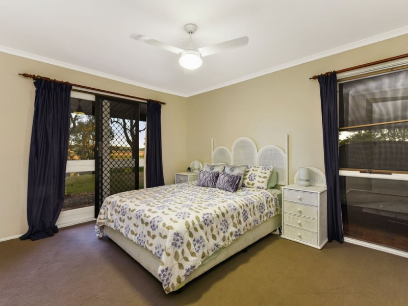 2 Barley Court, Meringandan West QLD 4352