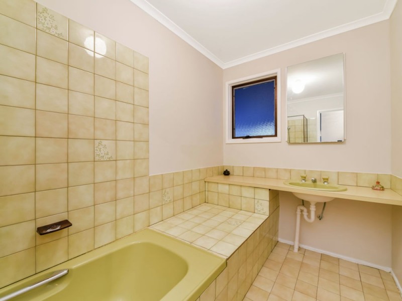 2 Barley Court, Meringandan West QLD 4352