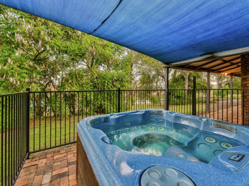 2 Barley Court, Meringandan West QLD 4352