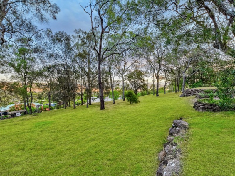 2 Barley Court, Meringandan West QLD 4352
