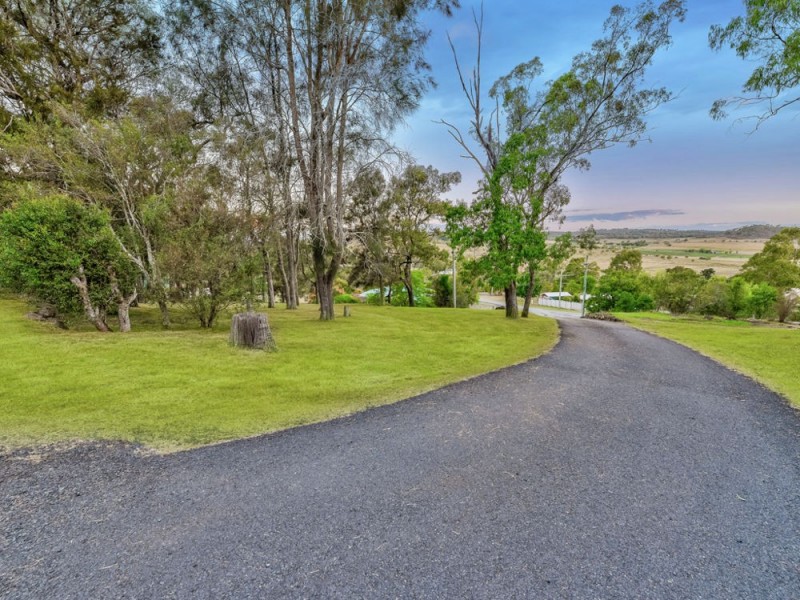 2 Barley Court, Meringandan West QLD 4352