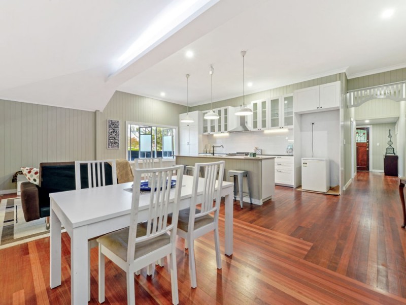 25 Ipswich Street, East Toowoomba QLD 4350