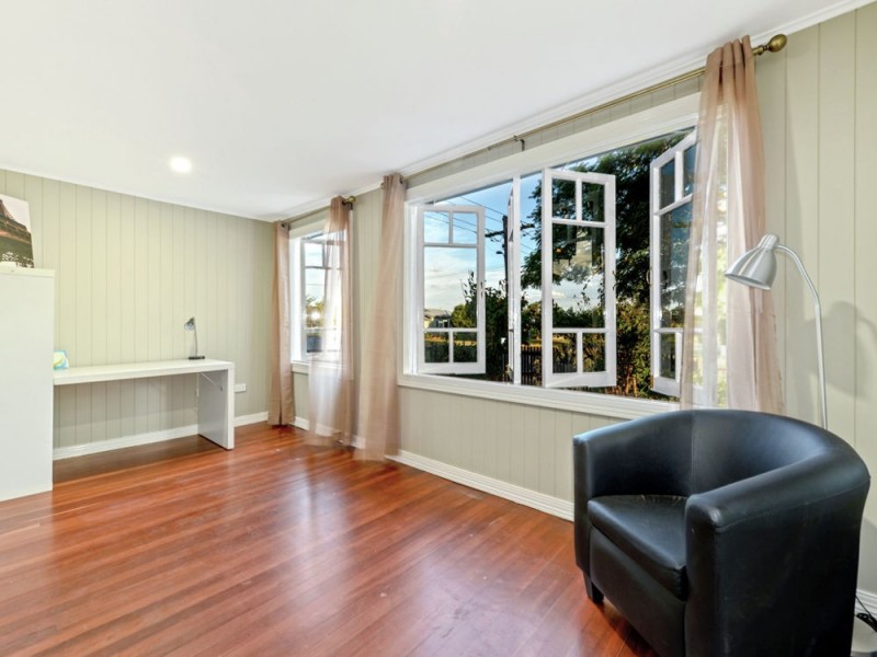 25 Ipswich Street, East Toowoomba QLD 4350