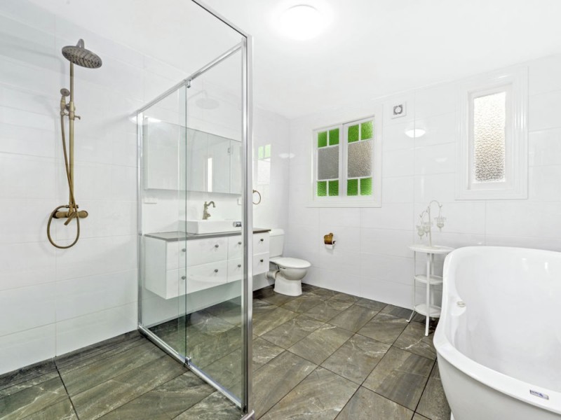 25 Ipswich Street, East Toowoomba QLD 4350
