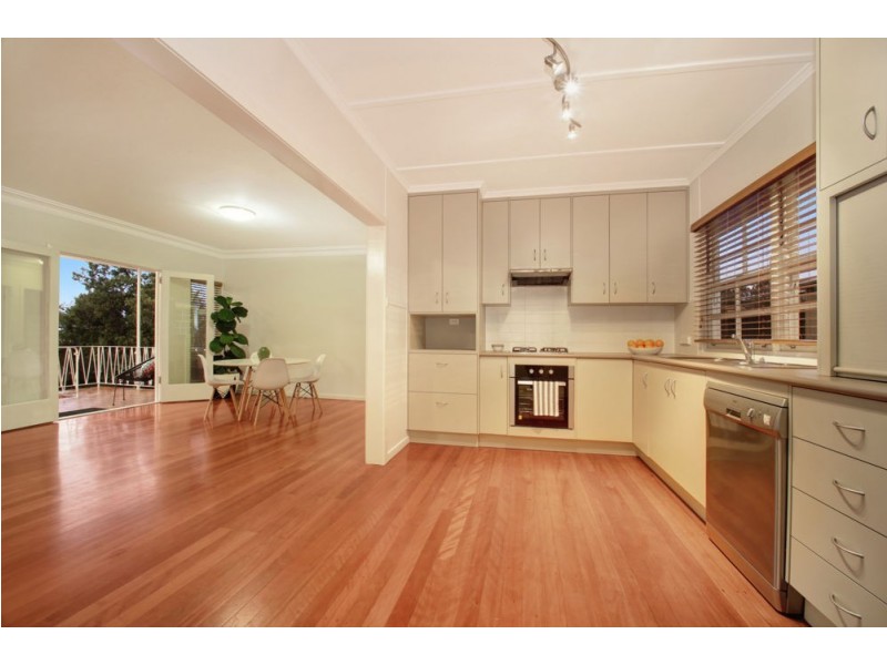 8 Coleridge Street, Stafford Heights QLD 4053