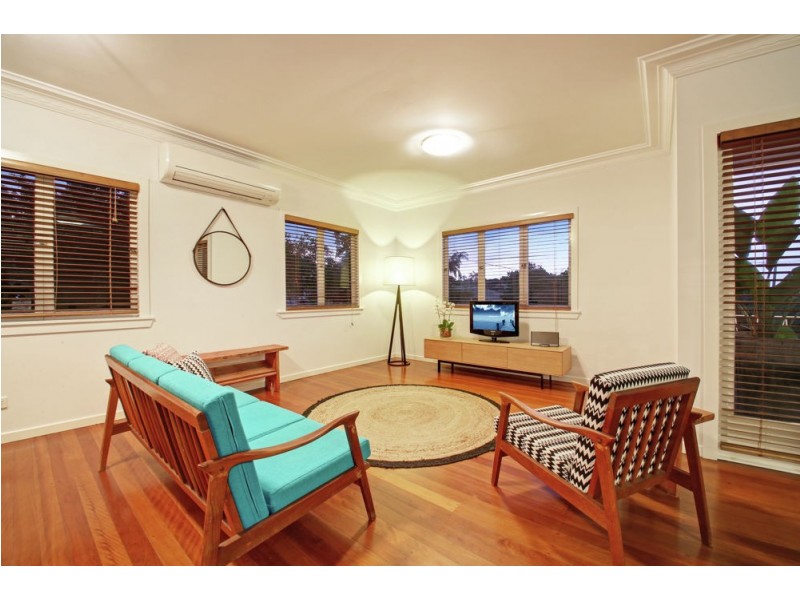 8 Coleridge Street, Stafford Heights QLD 4053