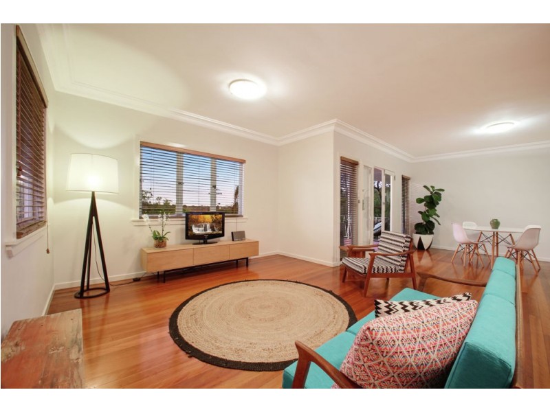 8 Coleridge Street, Stafford Heights QLD 4053