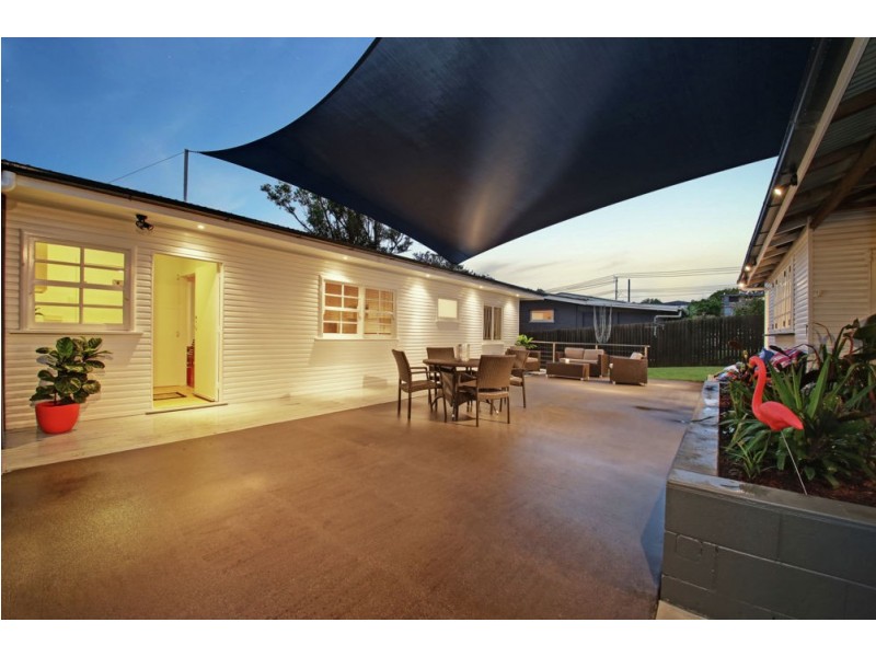 8 Coleridge Street, Stafford Heights QLD 4053