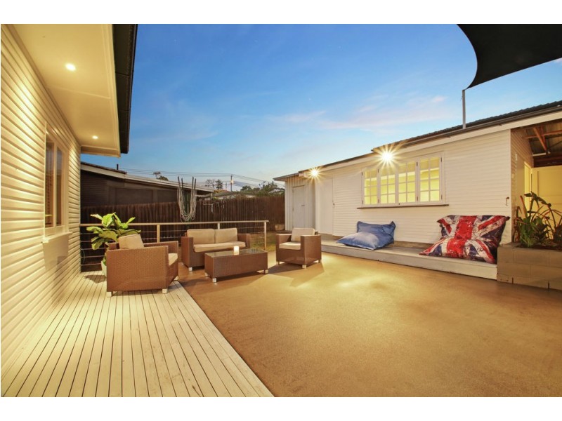 8 Coleridge Street, Stafford Heights QLD 4053