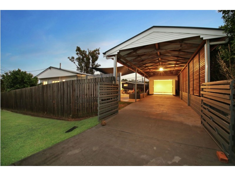 8 Coleridge Street, Stafford Heights QLD 4053