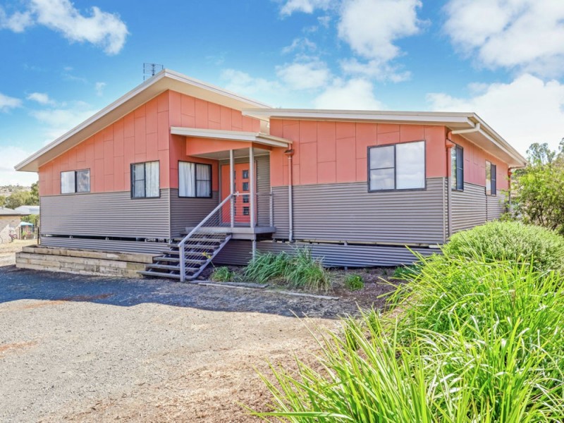 10 Tea Tree Court, Gowrie Junction QLD 4352