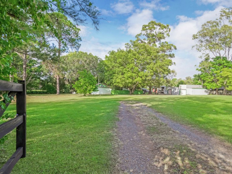 35 Pine Camp Road, Beerwah QLD 4519