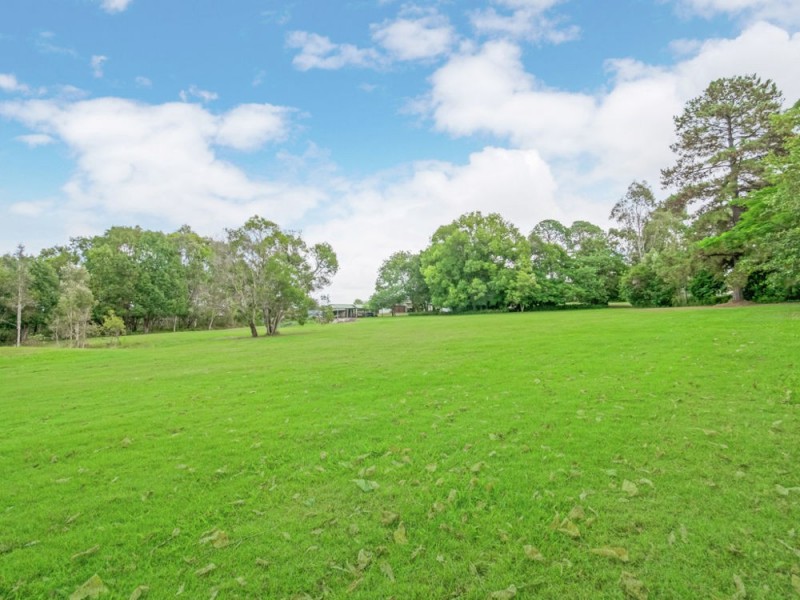 35 Pine Camp Road, Beerwah QLD 4519