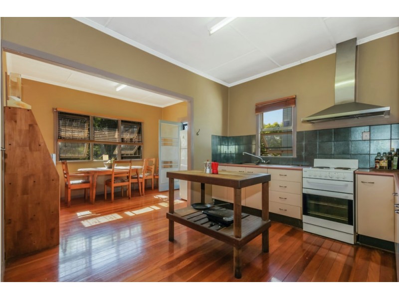 417 Earnshaw Road, Banyo QLD 4014