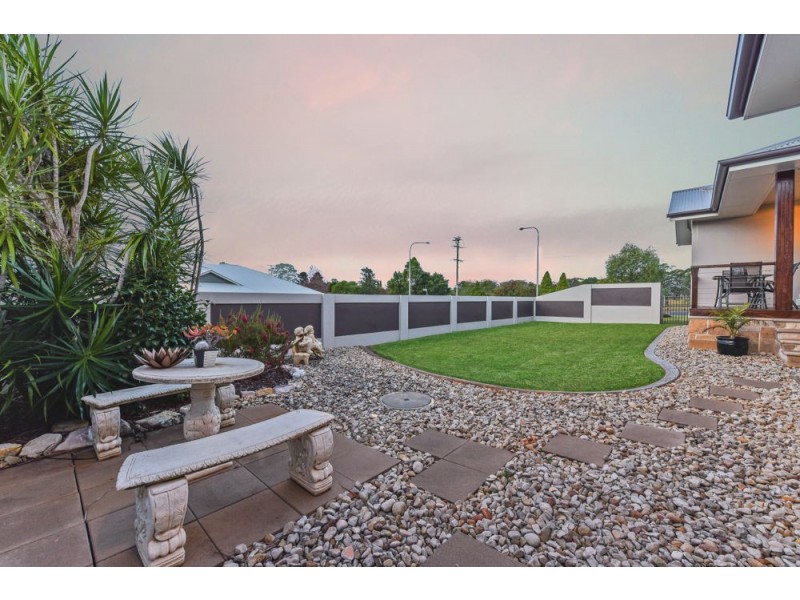 2 Colman Drive, Middle Ridge QLD 4350