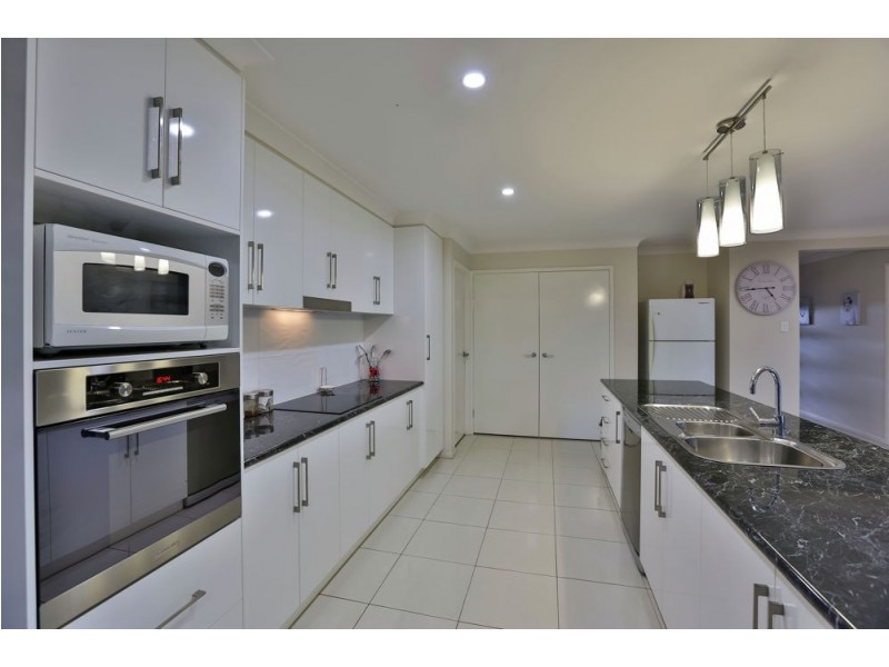 5 Egret Court, Meringandan West QLD 4352