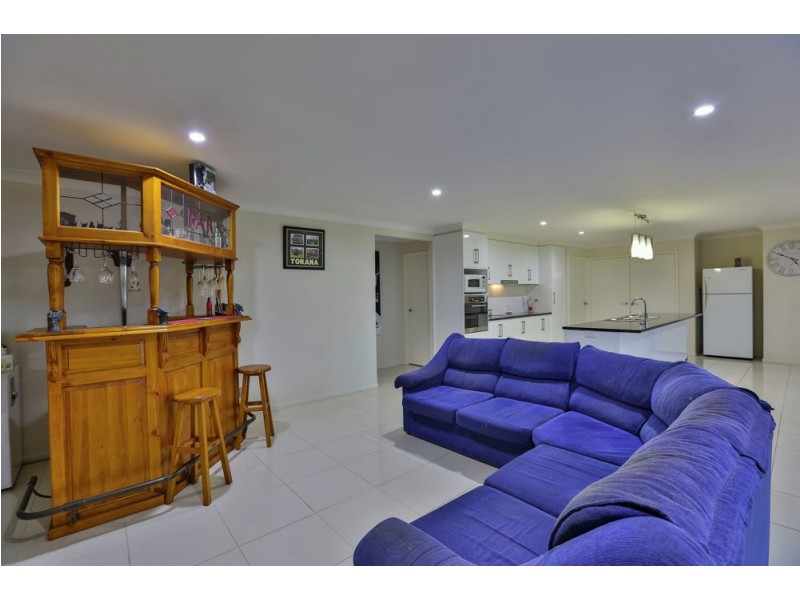 5 Egret Court, Meringandan West QLD 4352
