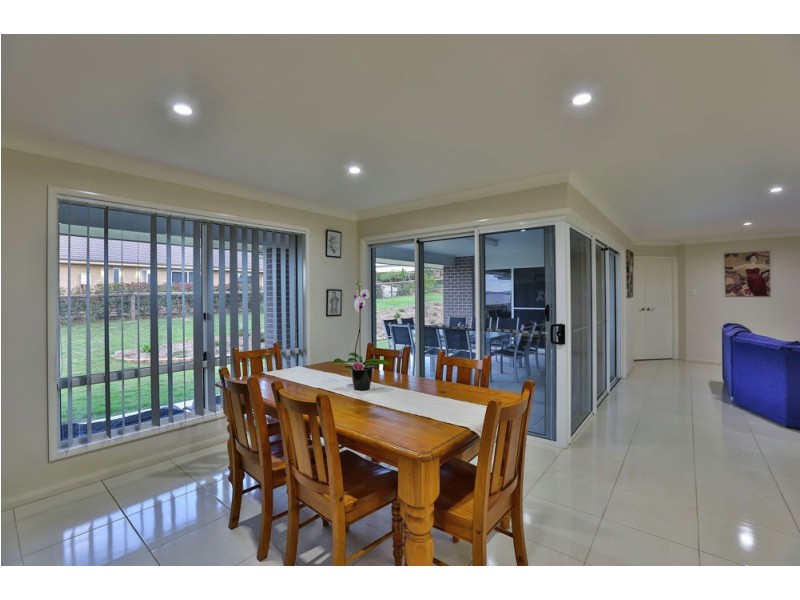 5 Egret Court, Meringandan West QLD 4352