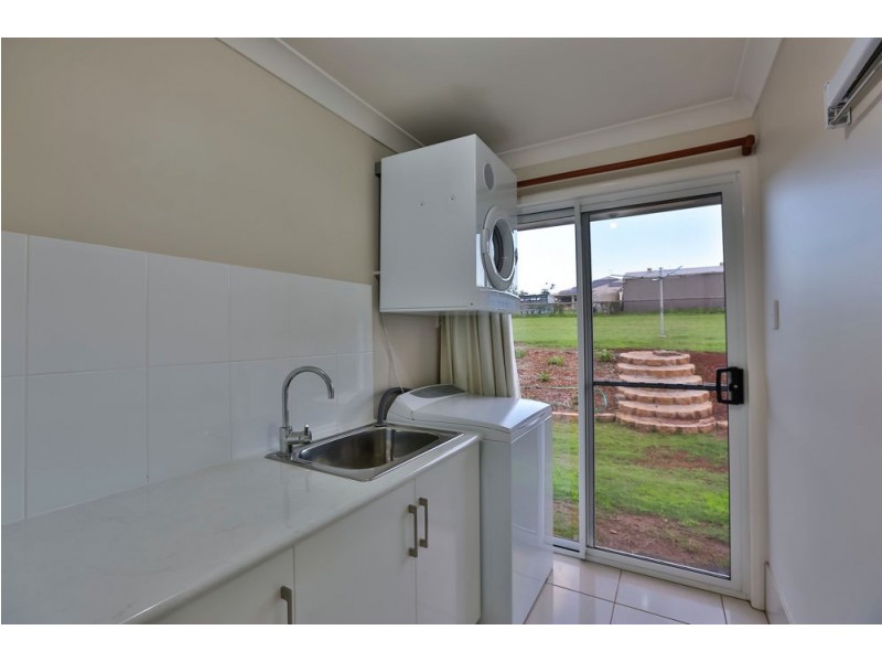 5 Egret Court, Meringandan West QLD 4352